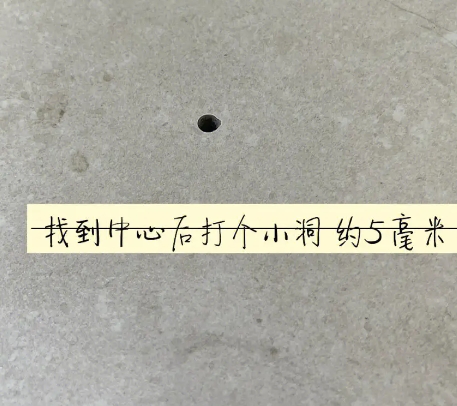临沧市瓷砖空鼓维修公司专业解答在瓷砖铺贴过程中，如果砂料搅拌不均匀，将会带来以下问题