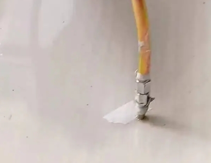 临沧市瓷砖空鼓维修公司专业解答在瓷砖铺贴过程中，如果使用的砂料过粗（如全部使用了粗砂），可能会导致以下问题