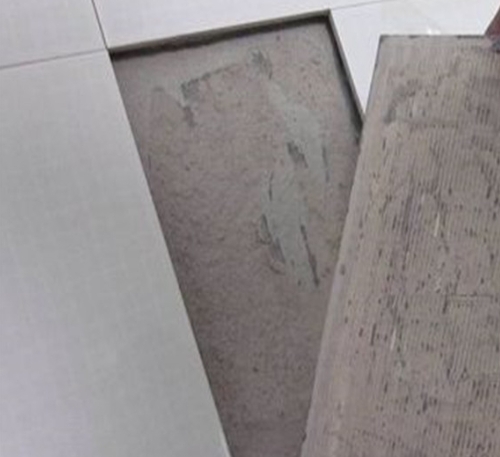 临沧市瓷砖空鼓维修公司分享瓷砖铺贴时如果打浆（即涂抹在瓷砖背面和基层上的砂浆或瓷砖胶）过少，会带来以下问题